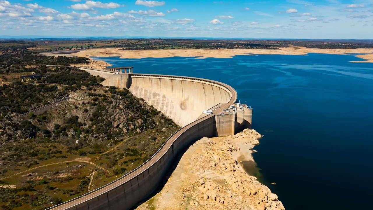 Embalse de Almendra, frontera entre Salamanca y Zamora. | Shutterstock