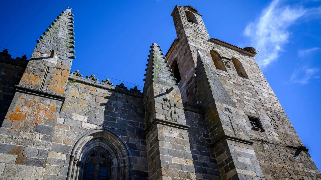 Iglesia colegiata de San Mart&iacute;n en  Bonilla de la Sierra. | Shutterstock