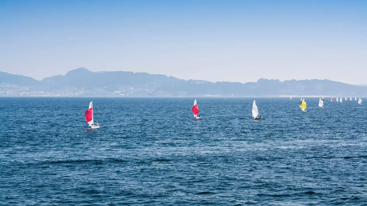 Regata de barcos en Sanxenxo, Pontevedra. | Shutterstock