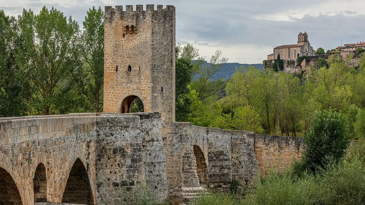 Puente medieval de Fr&iacute;as, Burgos. | Shutterstock