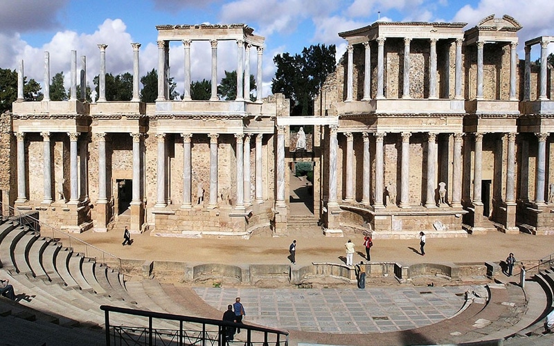 Teatro romano de Mérida, uno de los Monumentos romanos en España