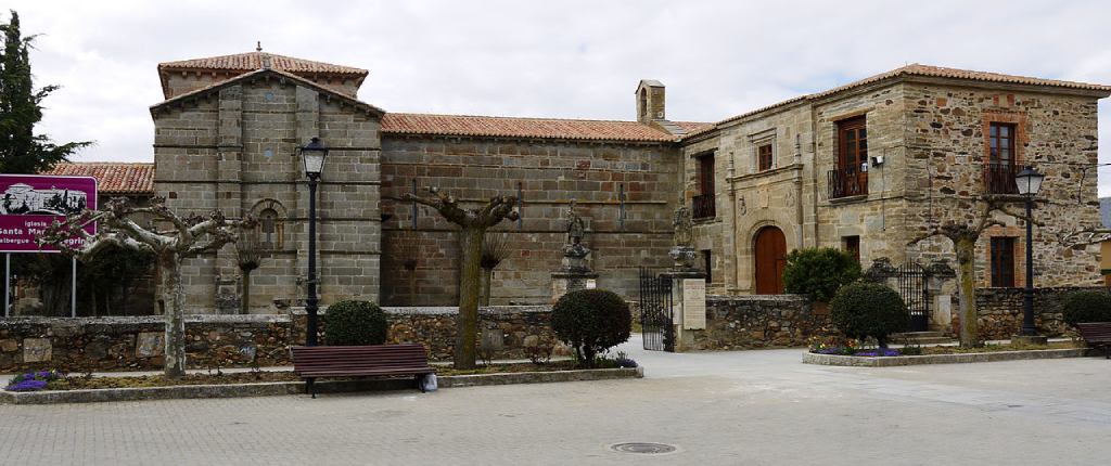 Palacio episcopal e iglesia de Santa Marta de Tera