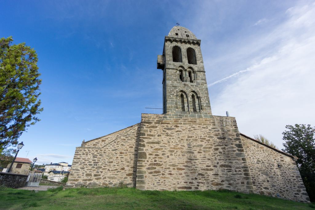 Nuestra Señora de la Asunción en Mombuey