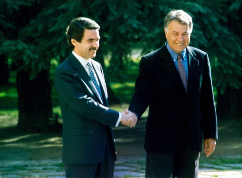 Aznar y González tras las elecciones generales de 1996