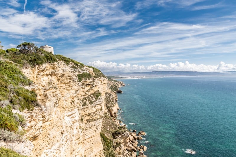 Torre del Tajo en el Parque de la Breña de Barbate