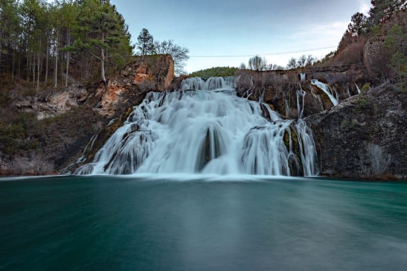 no general del Salto de Poveda en Guadalajara, timelapse de una de las cascadas más espectaculares de España