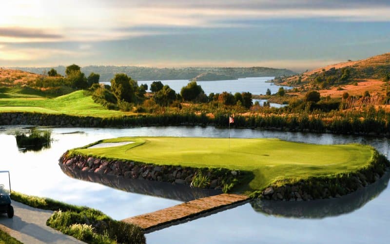 Golf Layos