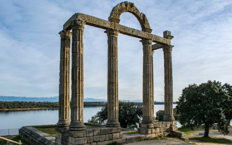 Arco romano en Talavera la Vieja