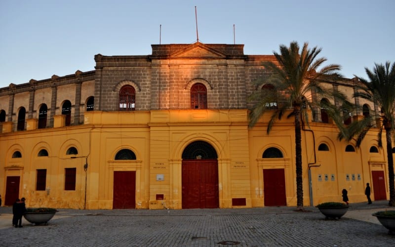 Vista exterior de la plaza de toros de Jerez