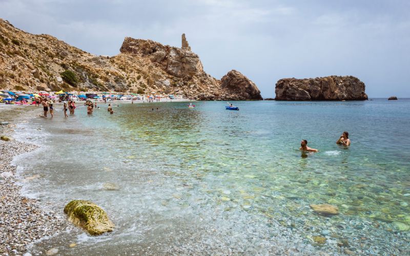 Playa y torre de la Rijana