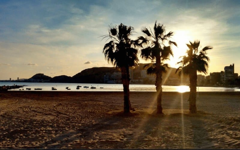 Playa de la Almadraba en Alicante