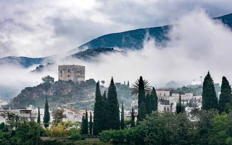 Vista del castillo de los Ulloa