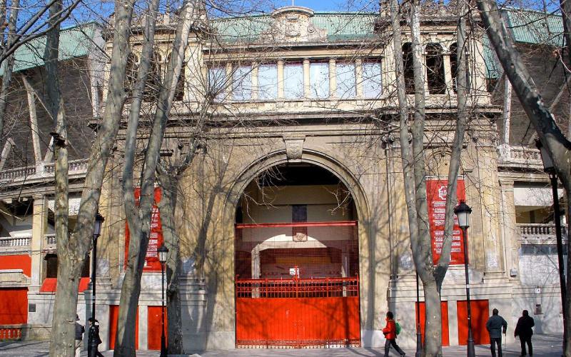 Entrada a la plaza de toros de Pamplona