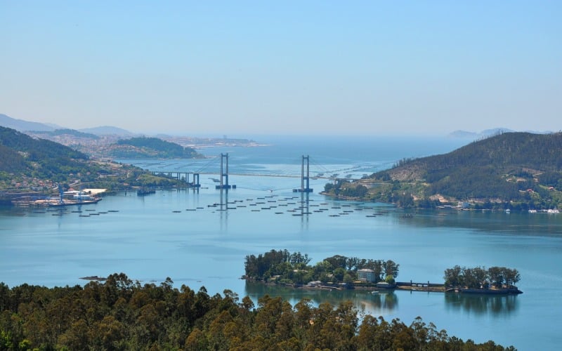 Islas de San Simón y San Antón en la ría de Vigo