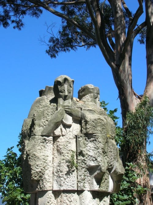 Estatua a los juglares gallegos en San Simón