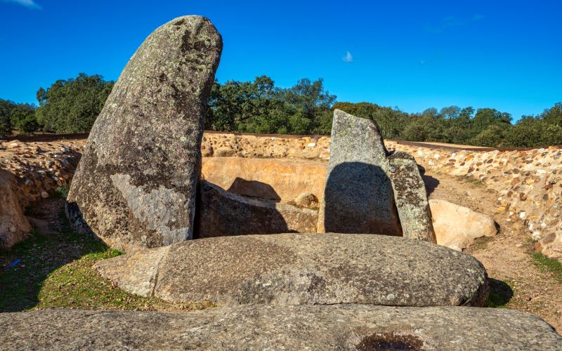 Ortostatos del Dolmen de Lácara