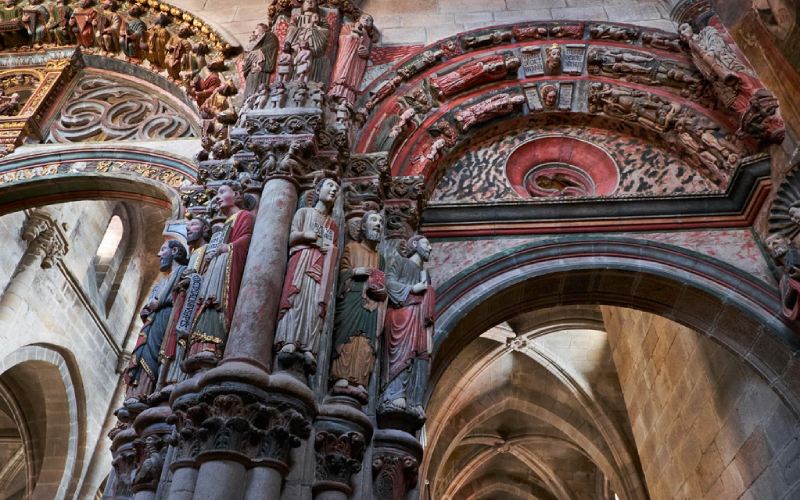Juicio final en el arco sur del Pórtico del Paraíso
