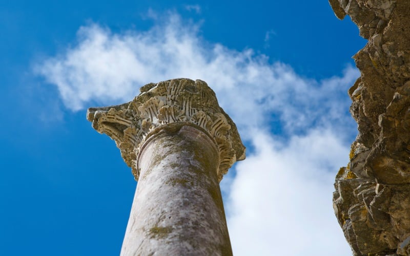 Columna del teatro de Regina Turdulorum