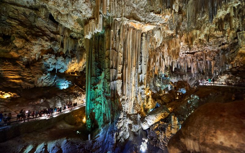 Galerías turísticas de la cueva de Nerja