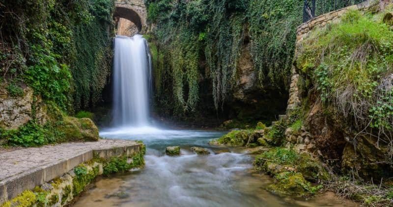 Caída de agua en Tobera
