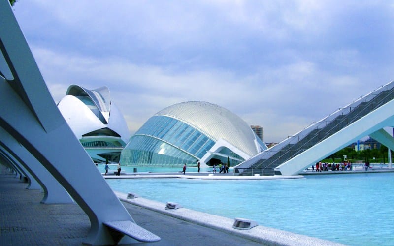 La Ciudad de las Artes y las Ciencias de Valencia es obra de Santiago Calatrava