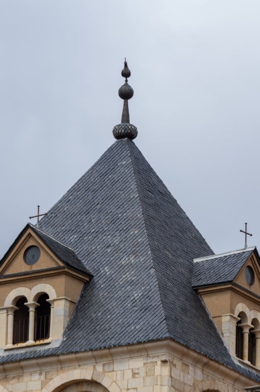 Torre del gallo con la réplica