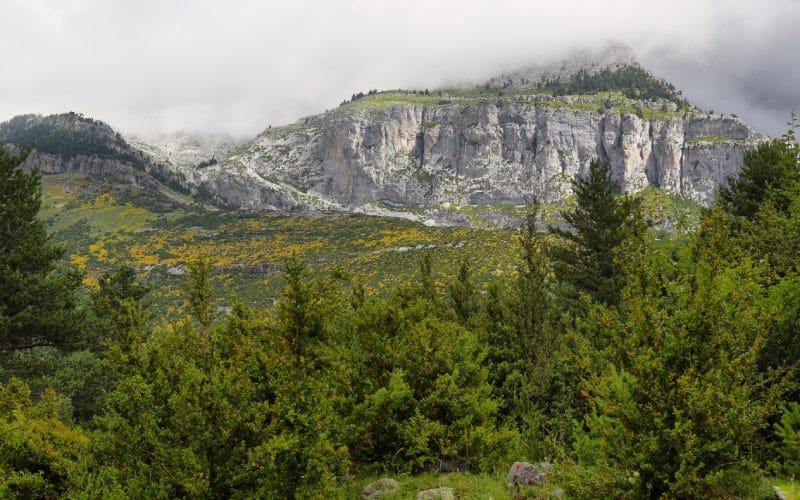 Paisaje pirenaico que rodea a las Gargantas de Escuaín