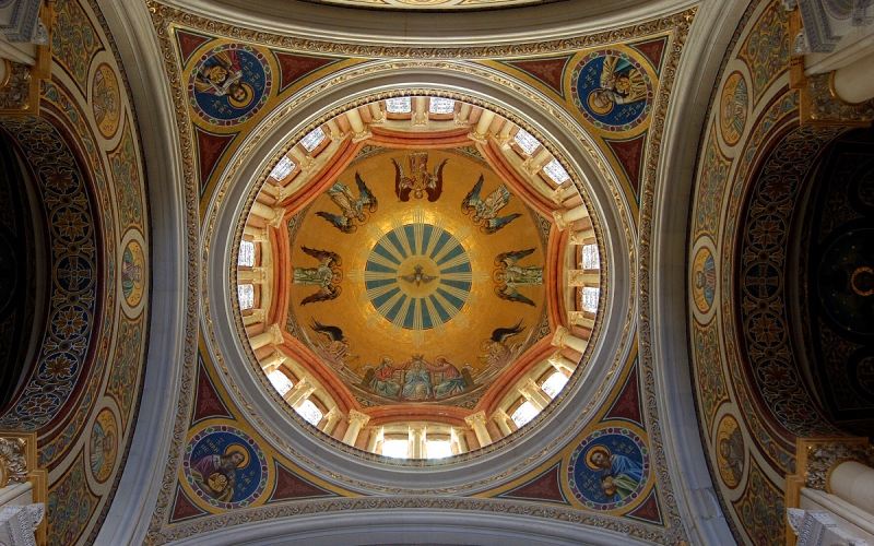 Interior Panteón de la Duquesa del Sevillano o de la Condesa de la Vega del Pozo en Guadalajara