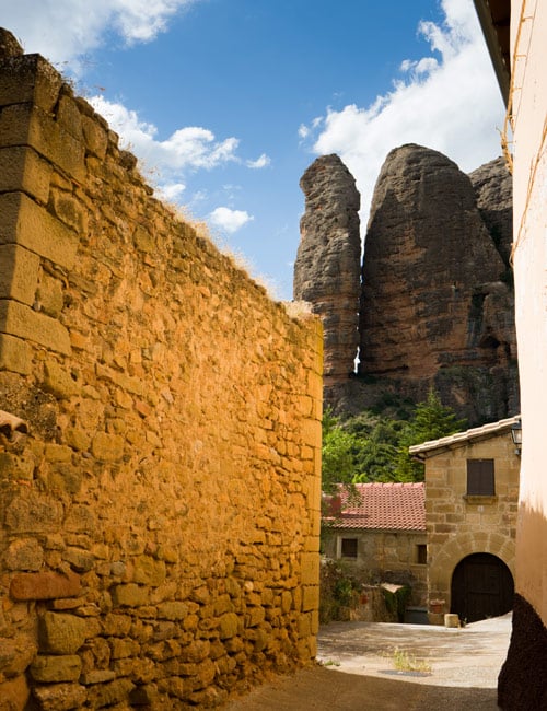 Mallos desde las calles de Agüero