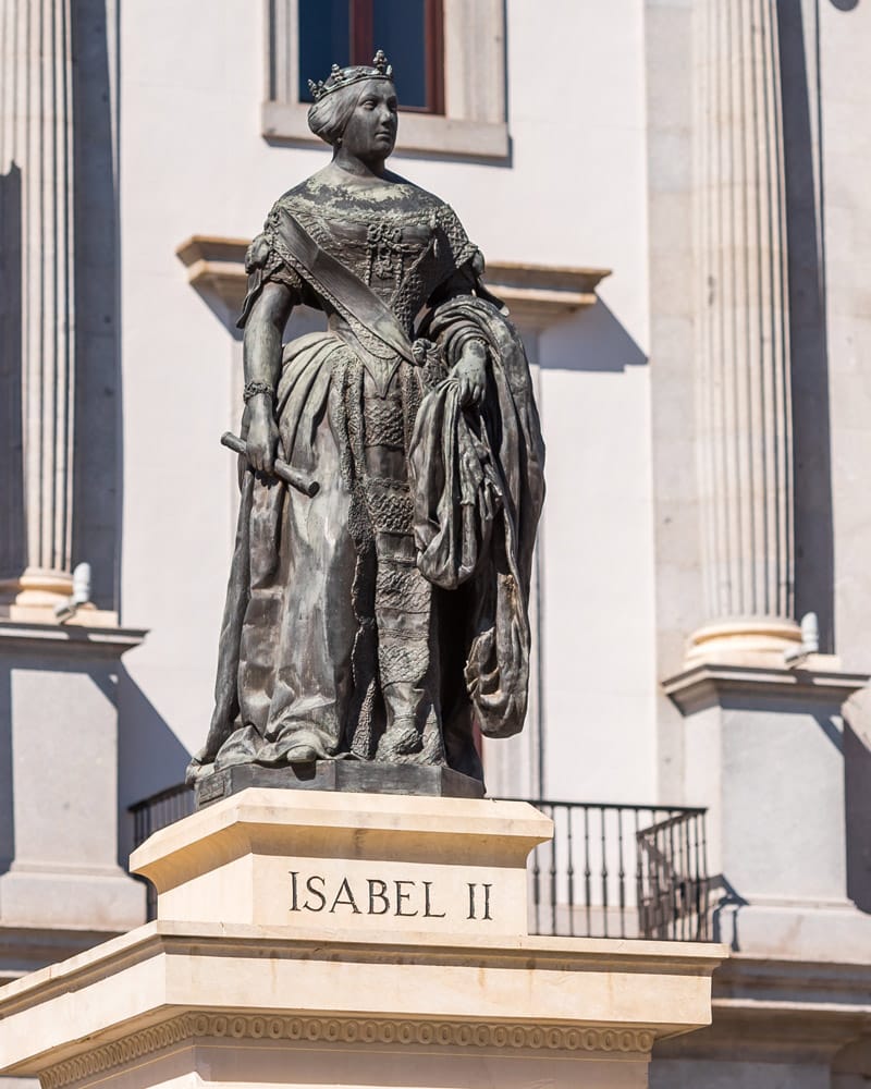 Monumento a Isabel II en Madrid