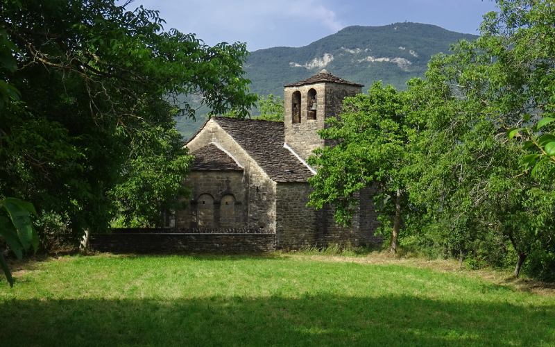 Santa Eulalia de Oros Bajo Iglesias Serrablo