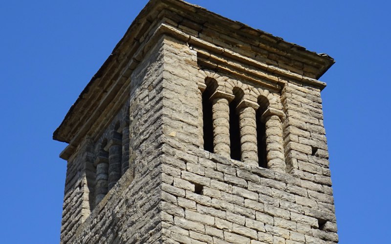 Torre de San Pedro de Lárrede Iglesias Serrablo