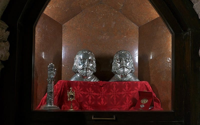 Bustos-relicarios de los santos mártires Emeterio y Celedonio, Cripta del Cristo de la catedral de Santander