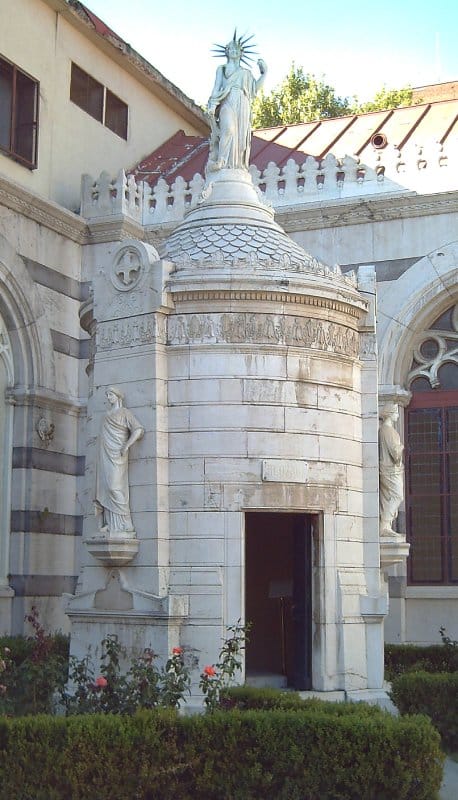 Estatua de la libertad madrileña
