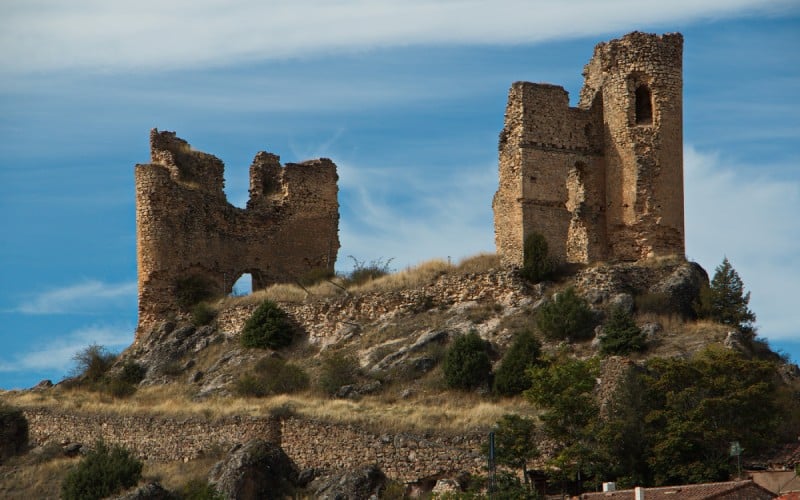 Restos del castillo de Pelegrina sobre un cerro