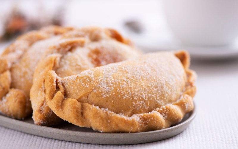 Plato de pastissets de boniato. | Shutterstock