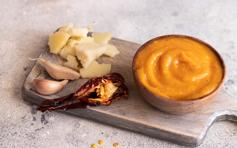 Plato de almogrote canario. | Shutterstock
