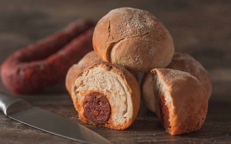 Receta de bollo preñao. | Shutterstock