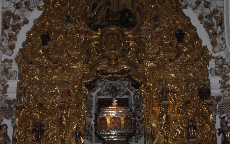 Detalle de la urna de la capilla barroca de los mártires