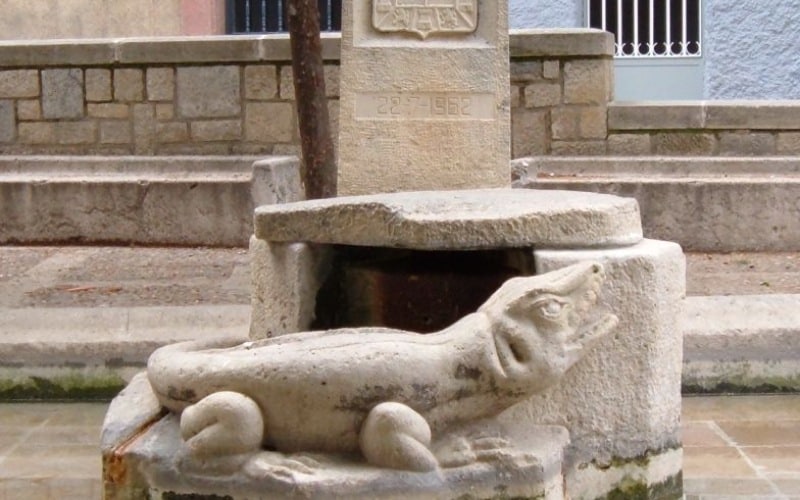 Fuente del lagarto de la Malena. | Wikipedia