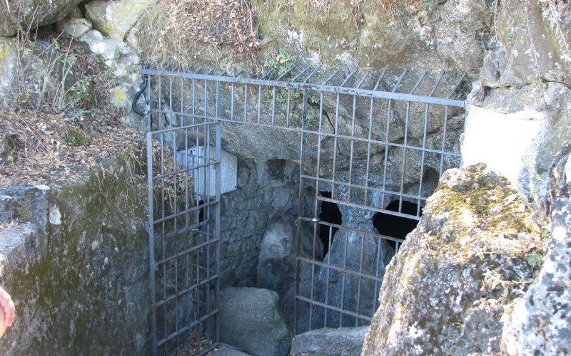 Entrada a la cueva de Los Murciélagos