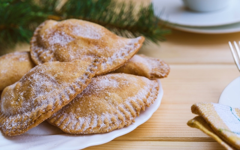 Plato de empanadillas dulces extremeñas