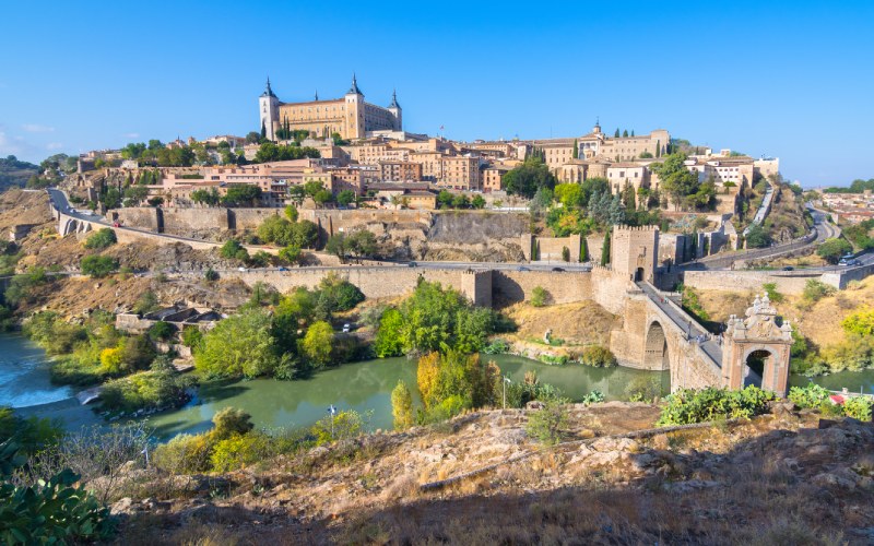 Vistas desde un mirador a la ciudad de Toledo