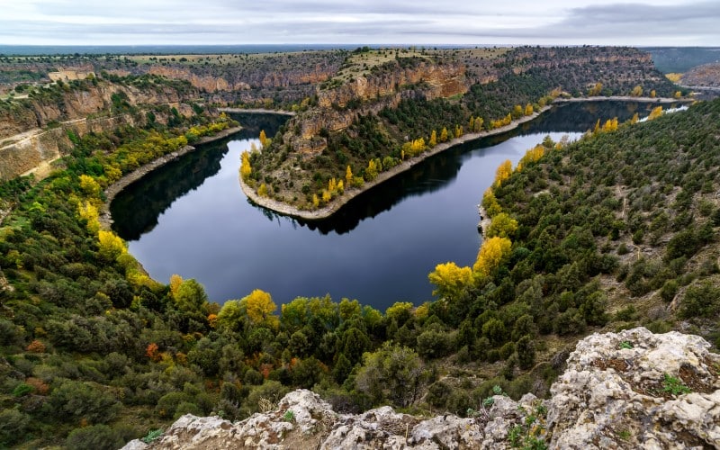 Pocos paisajes impresionan tanto como contemplar las Hoces del Duratón desde su punto más alto