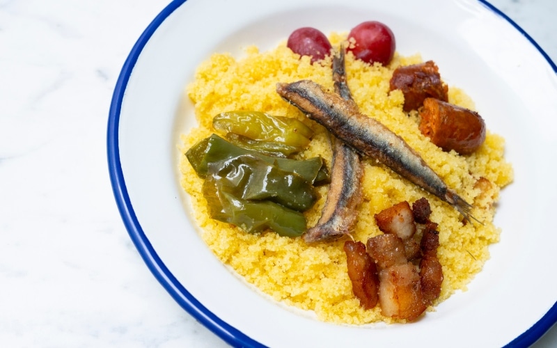 Plato de migas típico de Almería