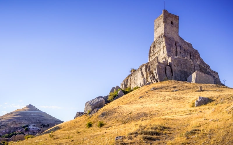 El castillo de Atienza está situado en lo alto de un promontorio
