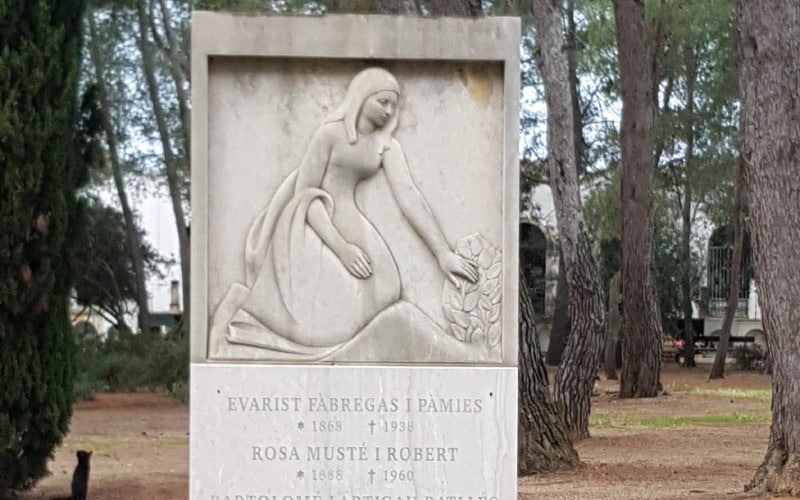 Estela funeraria de Evarist Fàbregas