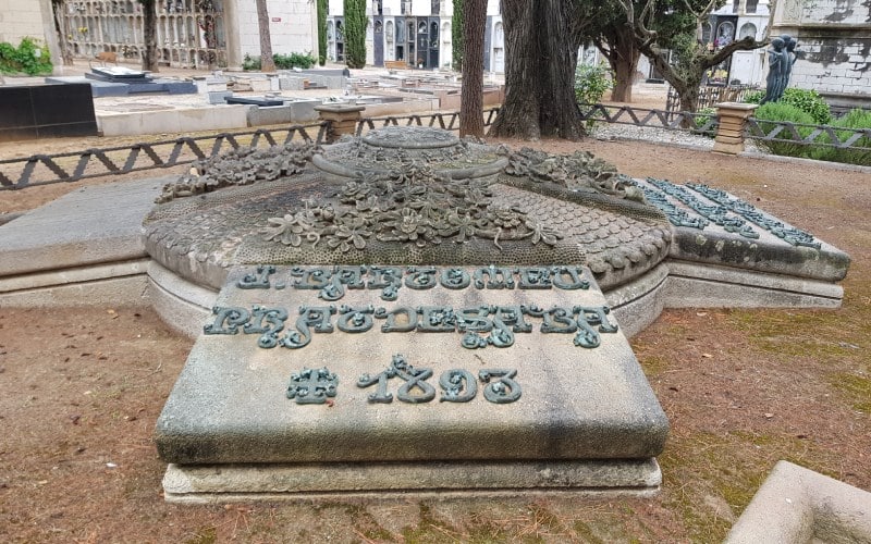 Tumba familia Pratdesaba