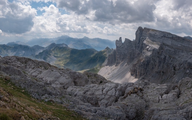 Cima de La Mesa de los Tres Reyes en Navarra