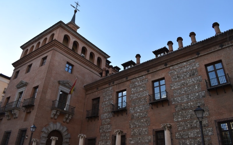 Casa de las Siete Chimeneas, uno de los lugares más misteriosos de Madrid
